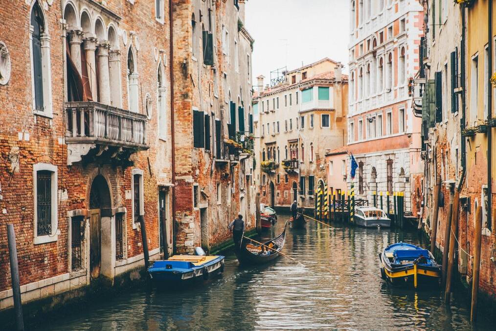 Should I Study Abroad in Italy or Spain?: Choosing a program
