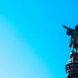 statue
