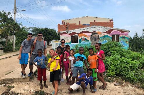 A family joins us to volunteer with a youth development program on one of Cartagena's surrounding islands.