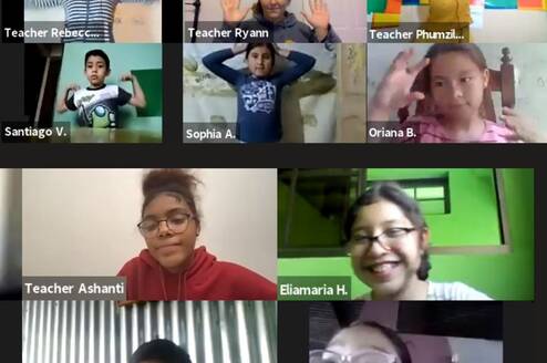 2 groups of teachers and students in Zoom