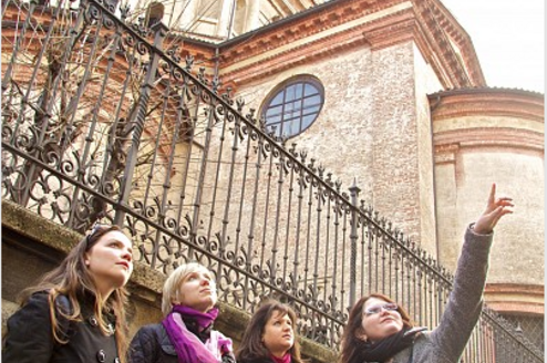 ELLCI's students enjoying the beauties of Milan on one of their field trips.