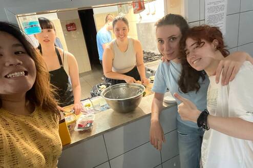 Volunteers in Wyszków cooking together, 2023