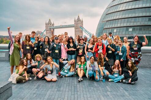 Angloville: Discover the World 