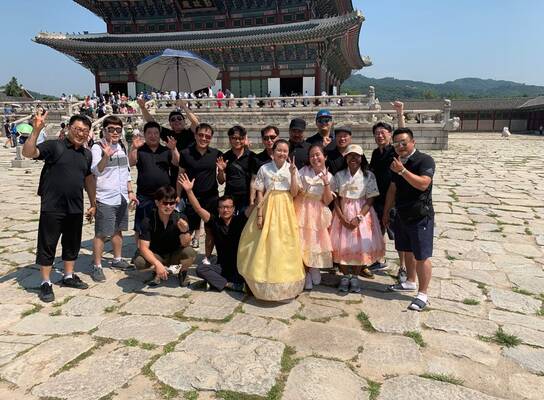 CRCC Asia Interns at Temple in Seoul