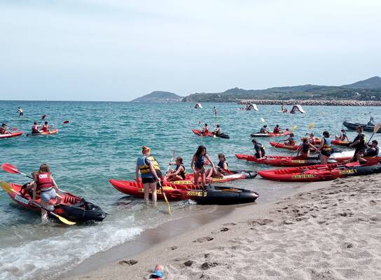 FIL is a French summer camp for teenagers