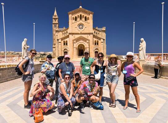 Angloville: Discover the World 