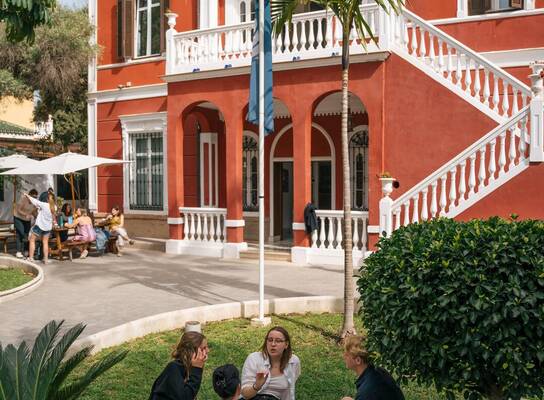 EF students enjoying free time outside the Malaga school