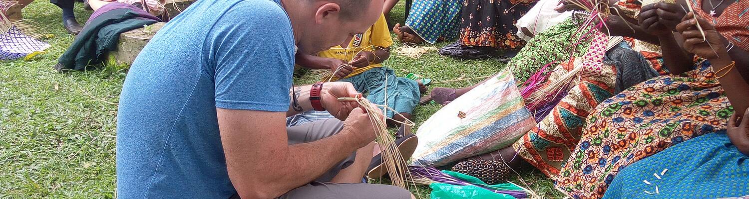 Volunteer in Uganda | Affordable Volunteer Programs in Uganda 
