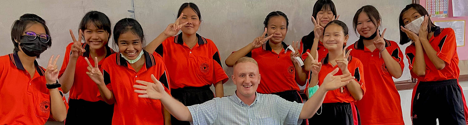Teach English in Thailand 🇹🇭
