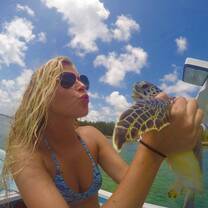 Before tagging the fin of the turtle I snagged a kiss