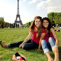 Students in front of Eiffel Tower
