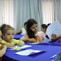 kids are carefully listening