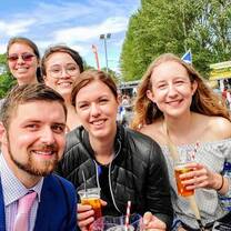 Friends at the races