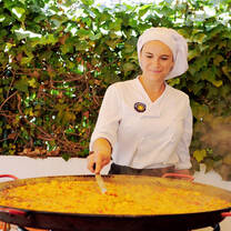 Paella cooking lesson