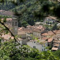 Bagno di Romagna is  old small town, nestling in the green of the Tuscan-Romagna Apennines, famous since roman times for the quality of its spa water springs. A quiet, and safe small town, the people here are friendly and hospitable. 