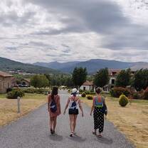 Spaniards and Volunteers in Gredos