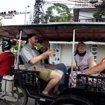 Tutorial lessons in a tuk tuk?