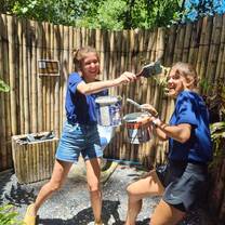 Volunteers help the National Park renovating the areas