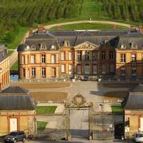 As part of the FITH French Immersion program, students visit the Château de Dampierre, exploring its historic architecture and beautiful gardens while enhancing their French language skills and cultural knowledge.
