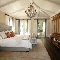 As part of the FITH French Immersion program, students benefit from a comfortable and elegant private bedroom in their teacher’s home, creating an ideal environment for rest and study