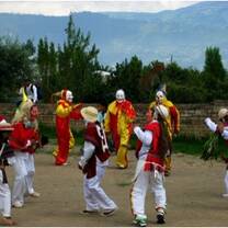 Ecuadorian theater group performing