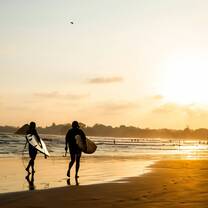 Sri Lanka south surfing 