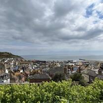 Visting the English coast in the seaside town of Hastings. A weekend trip with the program! 