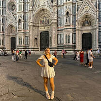 me on a weekend excursion by isa in Florence 