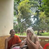 Morning lesson in the pagoda 