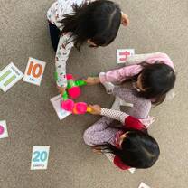 teaching the kids with numbers, by using props