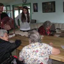 ICADS Spanish students have the opportunity to volunteer at local organizations.
